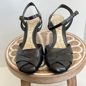 Kenneth Cole Reaction Wedge. Black Leather 6M